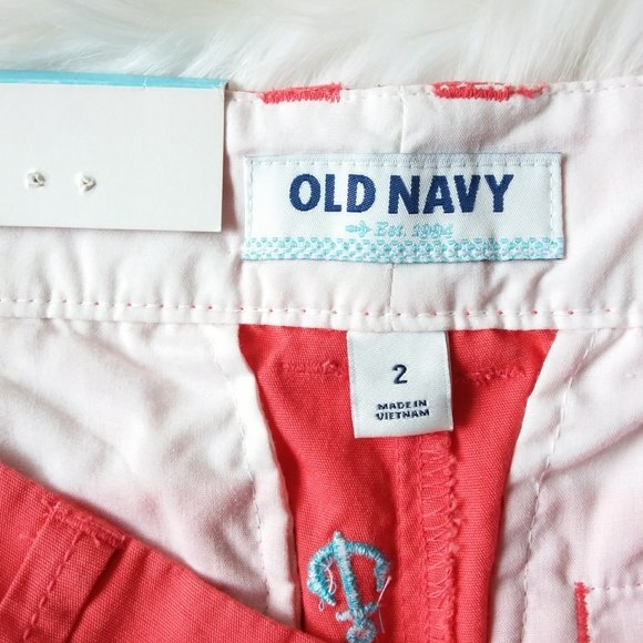 Old Navy Coral 5" Shorts with Blue Anchor Detail 2 - Picture 2 of 9